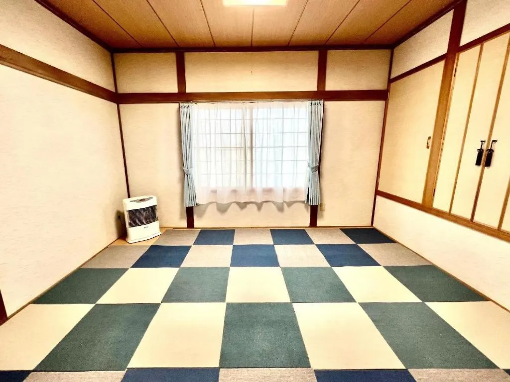 【One House 】白老駅から徒歩1分/グループ・家族で一棟貸切/ウポポイへのアクセスも抜群 Villa Shiraoi 0*,