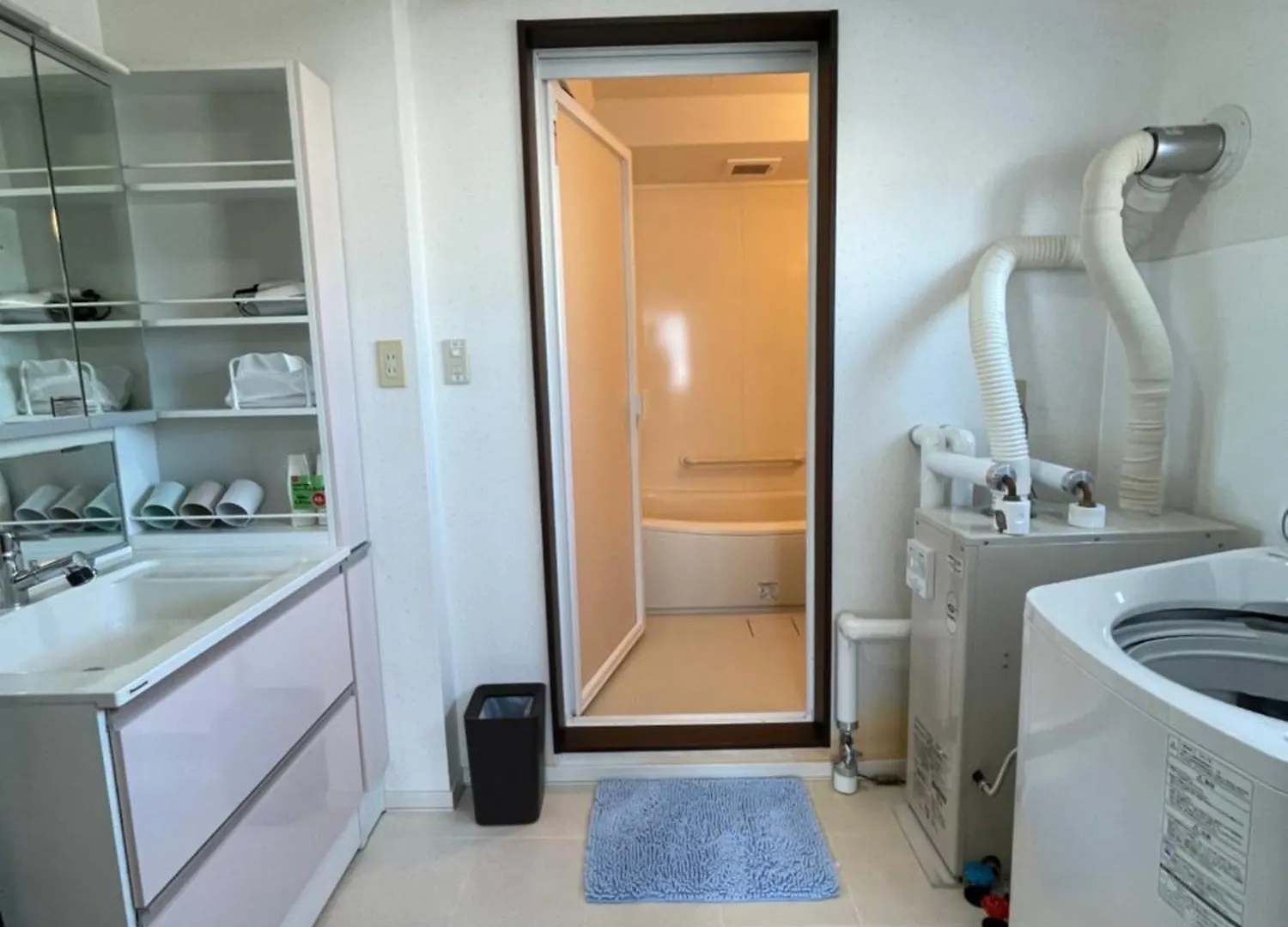 【One House 】白老駅から徒歩1分/グループ・家族で一棟貸切/ウポポイへのアクセスも抜群 Villa Shiraoi Holiday home