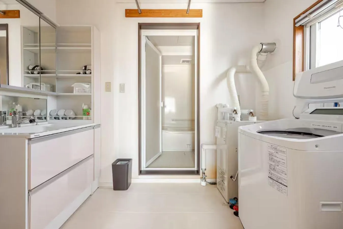 【One House 】白老駅から徒歩1分/グループ・家族で一棟貸切/ウポポイへのアクセスも抜群 Villa Shiraoi Semesterbostad